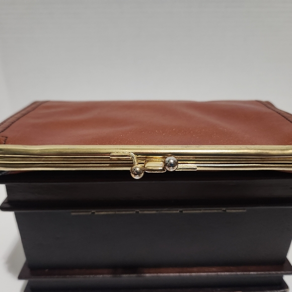 Vintage Princess Gardener Full Grain Cowhide Leather Wallet - Picture 11 of 16